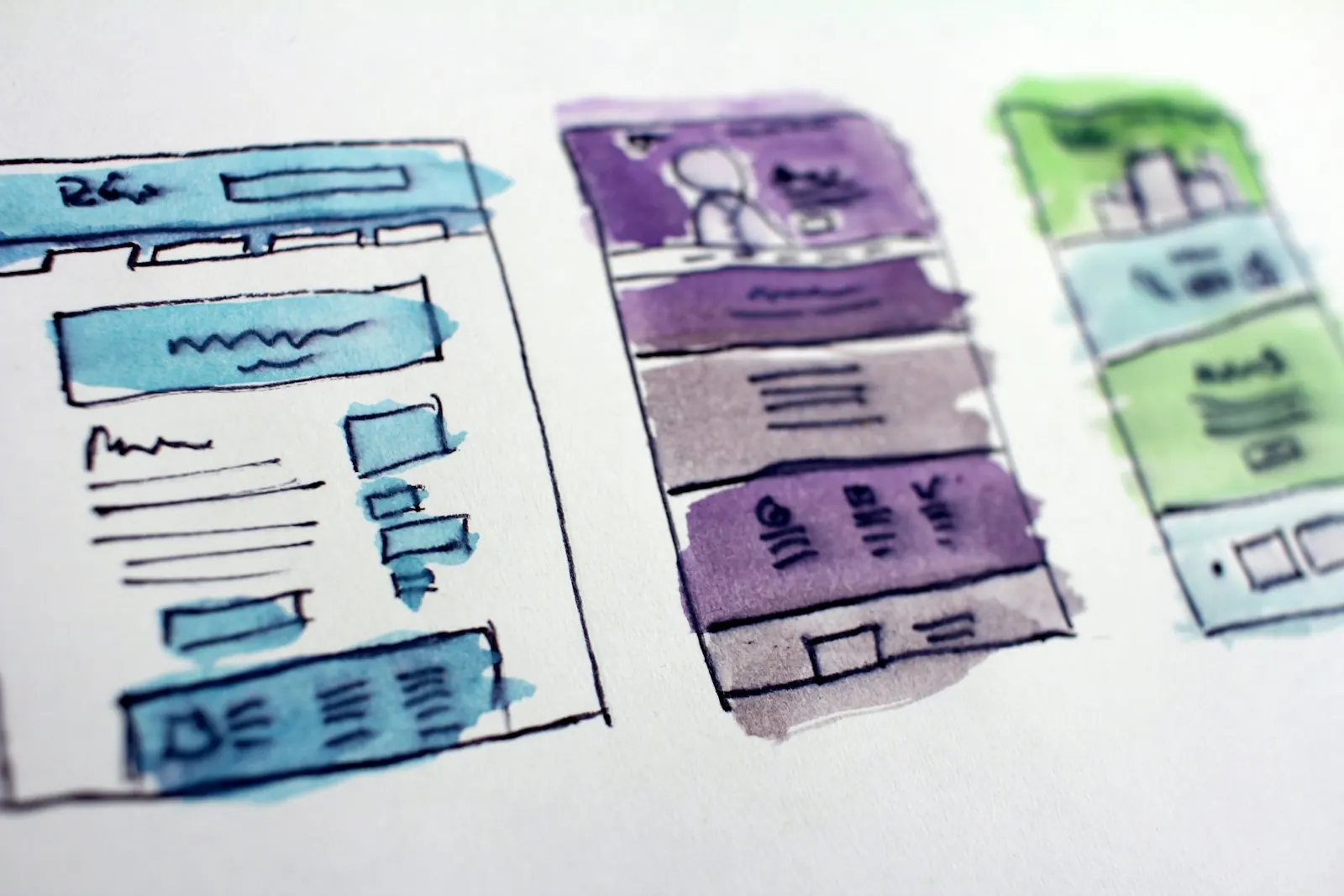 Croquis à l’aquarelle de trois pages de site
